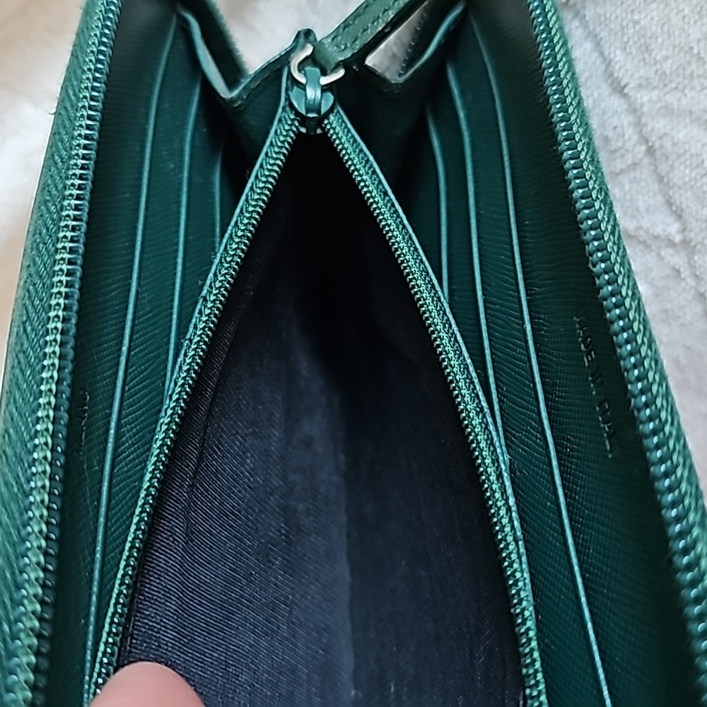 PRADA WALLET - Picture 6 of 15